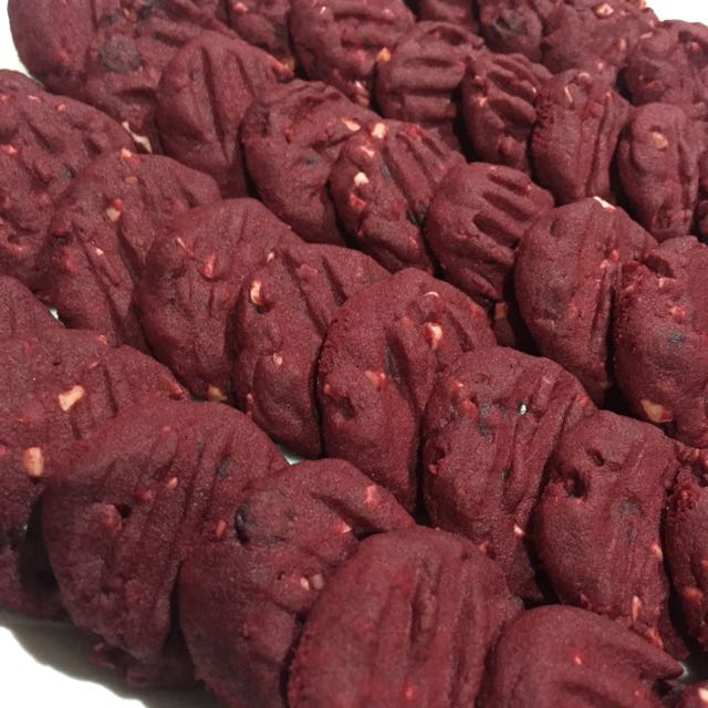Red Velvet Cookies Biskut Raya Food Drinks Baked Goods On