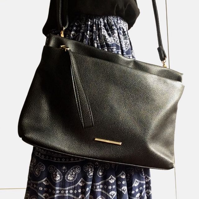 Black Crossbody/Sling Bag, Women's Fashion, Bags & Wallets, Crossbody