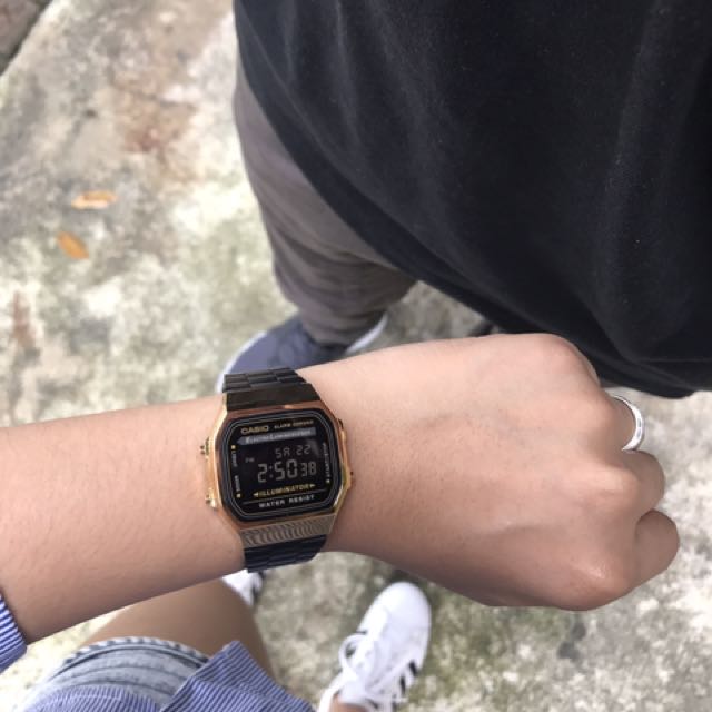 casio retro black gold
