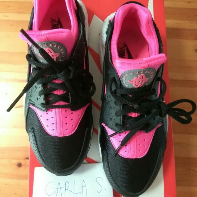 Nike air huarache black pink on sale