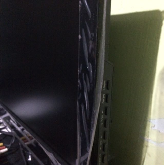 Pensonic TV Flatscreen (Category: TV) located in Manila. Submitted by artsygunda (Listing ID 102601834, Image 3). Description: Used for quite some time Good as new Still with plastic No issues.