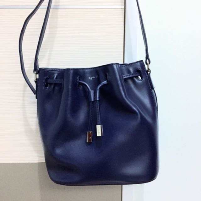 agnes b 深蓝色水桶包(s)