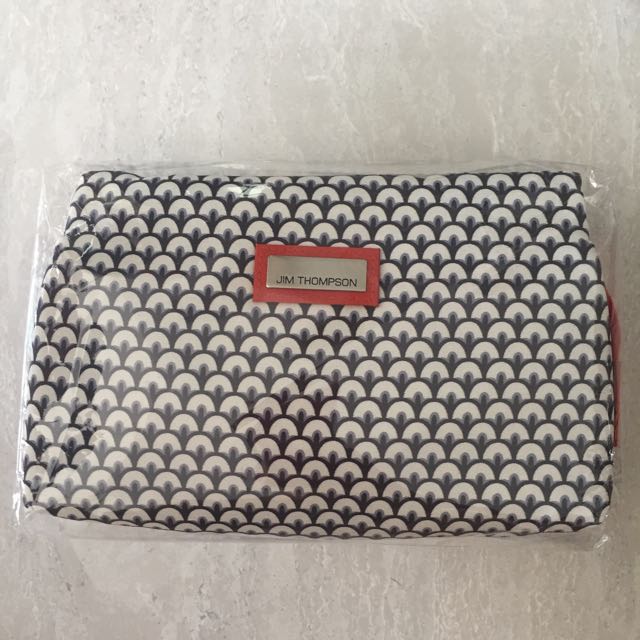 Jim Thompson Cosmetic Bag (Category: Tote Bags) located in Singapore. Submitted by miffyclouds (Listing ID 102651924, Image 1). Description: .