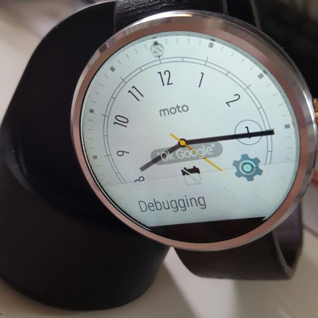Moto 360 Gen 1 with dying Battery, Mobile Phones & Gadgets, Mobile