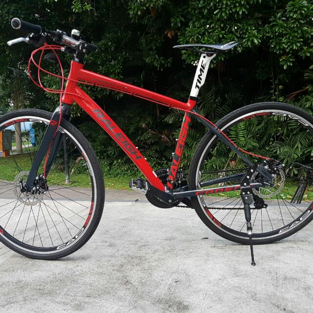 raleigh cadent 700c