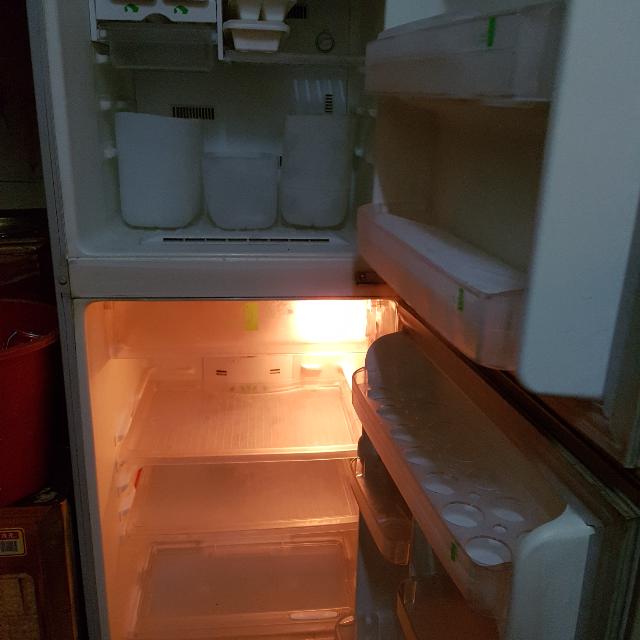 Second Hand Fridge, TV & Home Appliances, Kitchen Appliances, Refrigerators & Freezers on Carousell