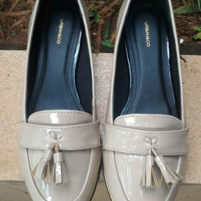 Sepatu Merk Urban N Co No 37 Fesyen Wanita Sepatu Di Carousell