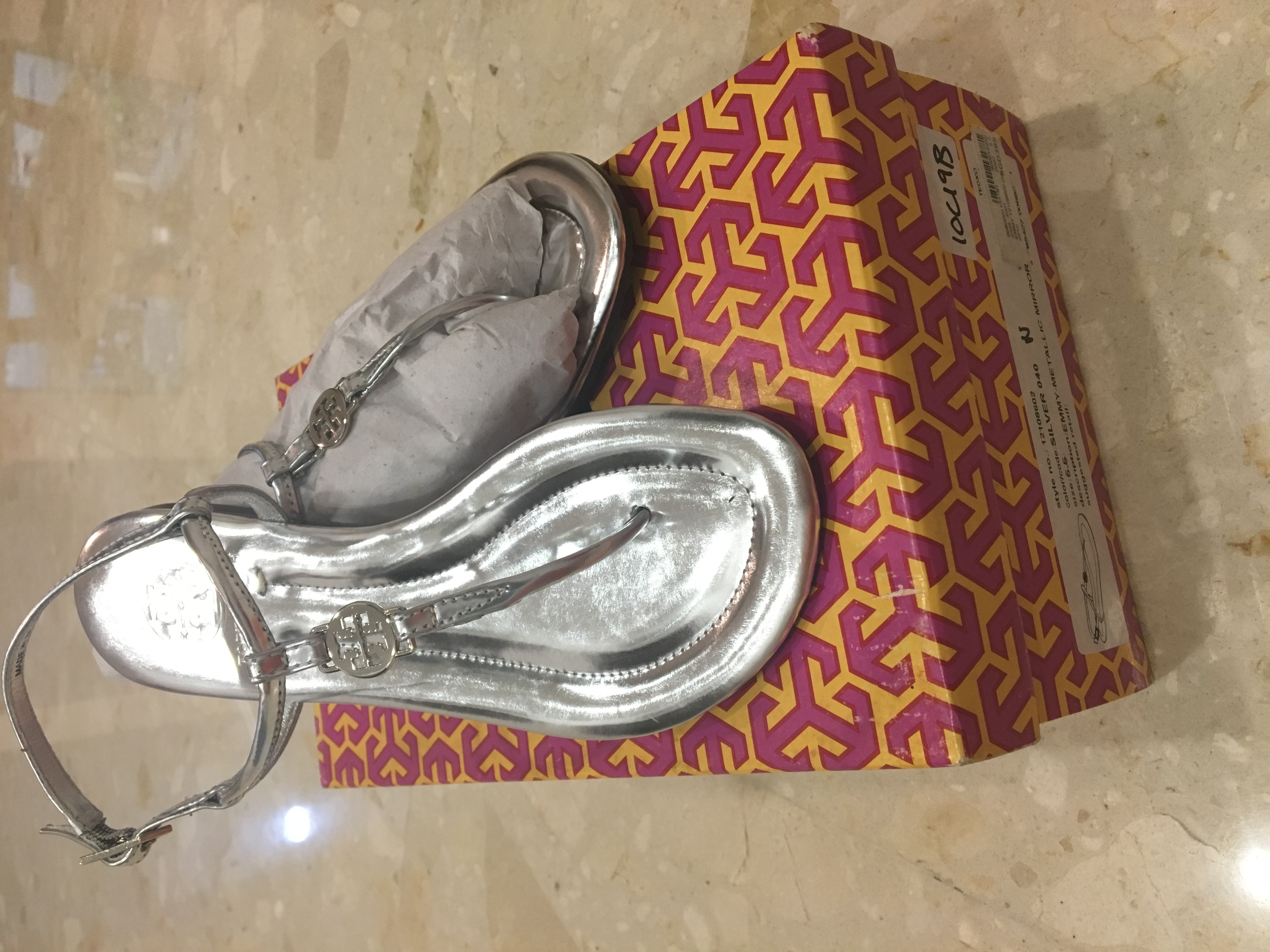 Tory Burch Emmy Metallic Sandal, Women's Fashion, Footwear, Flats on  Carousell