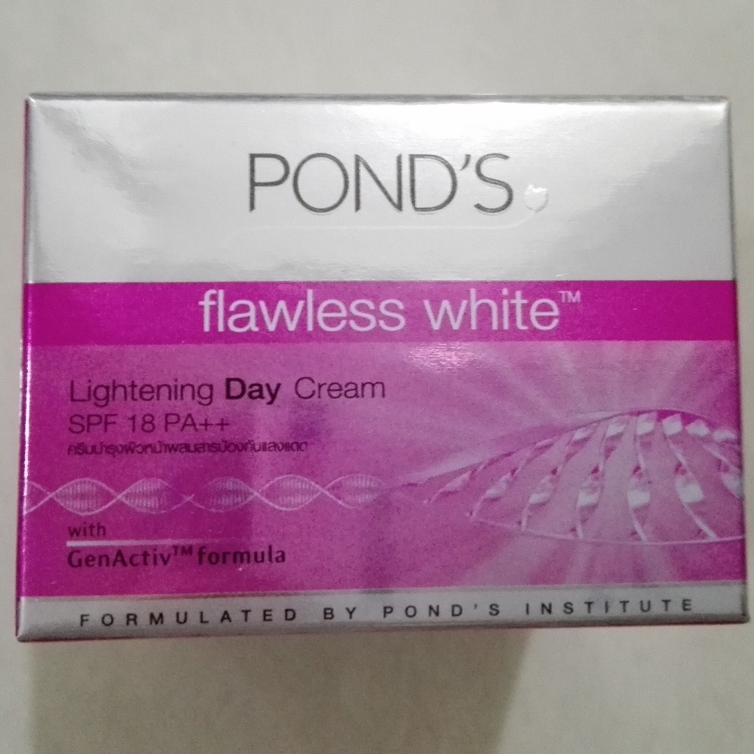 pond's flawless white lightening day cream