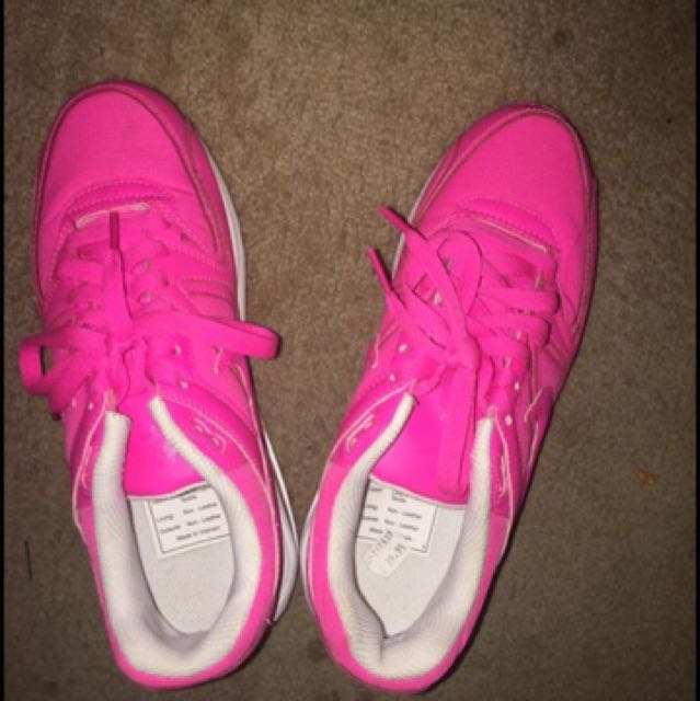 hot pink air max