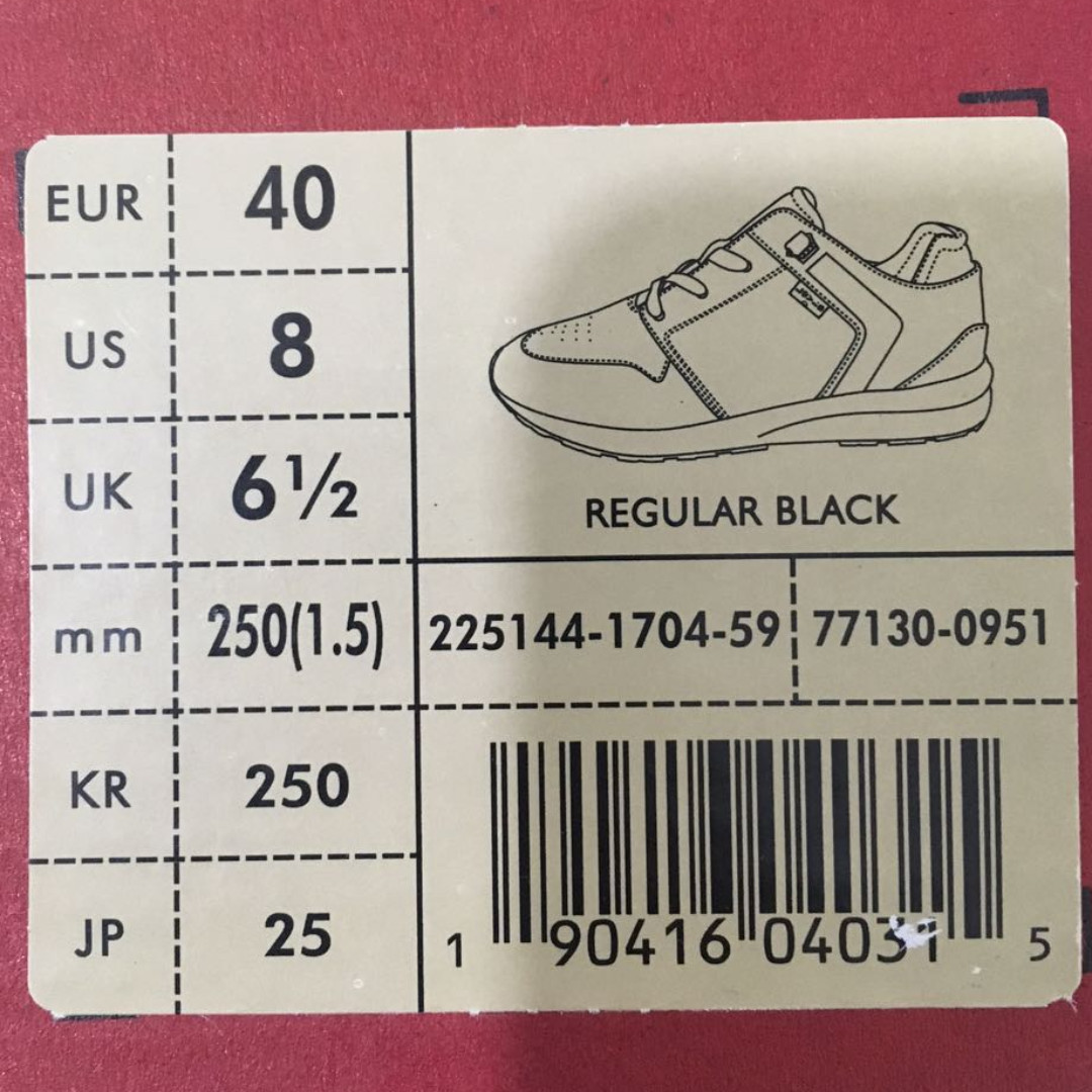 Levis black discount tab sneakers