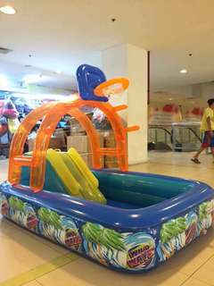 Splash Inflatable pool, slide and basketball ring