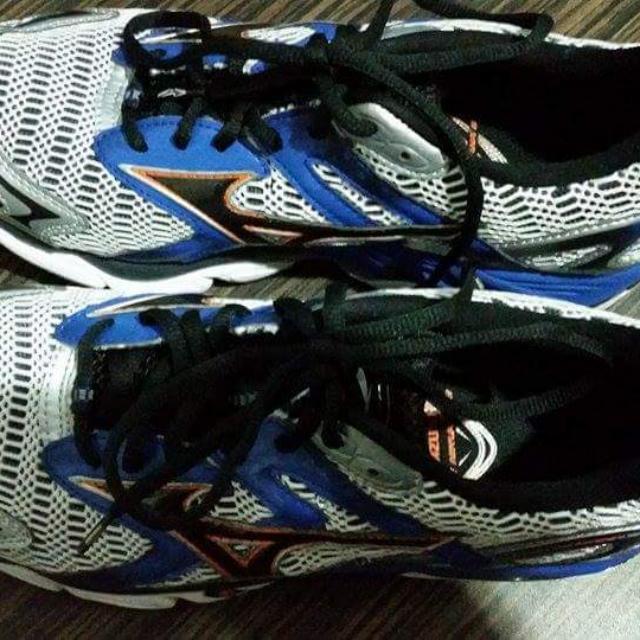 mizuno wave nirvana 8