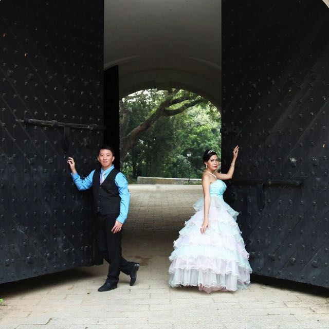 Rainbow Wedding Dress M Size Preloved Women S Fashion Clothes