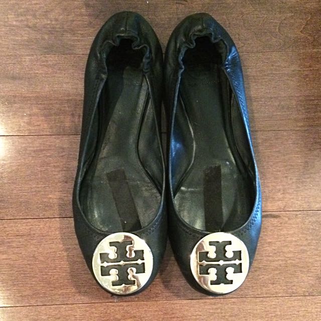 TORY BURCH Reva Black Flats Women s Fashion Shoes on Carousell