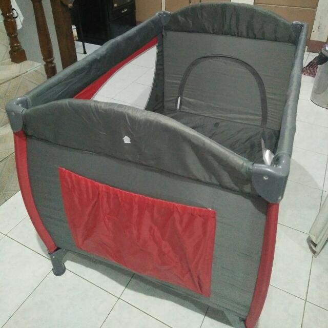 ASHWORTHY baby crib convertable to play pen