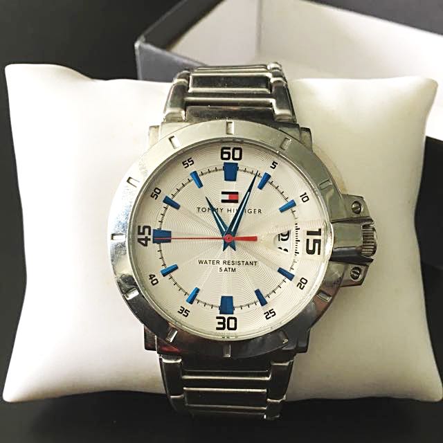 Tommy Hilfiger Men's 100% STAINLESS 5ATM WR Date Watch MINT, Mobile Phones & Gadgets, Wearables & Smart Watches on Carousell