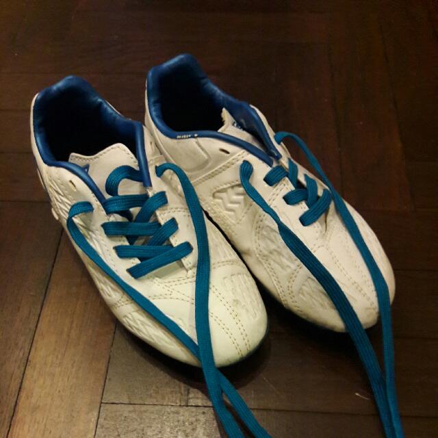 umbro kids shoes