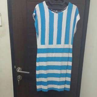 Dress Biru Putih