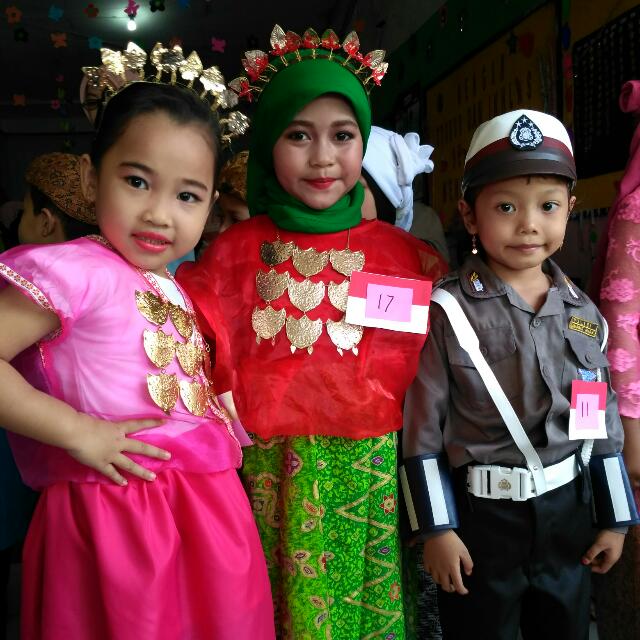 87 Model Baju Adat Anak Terbaik