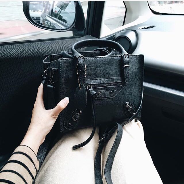 Balenciaga hotsell papier small