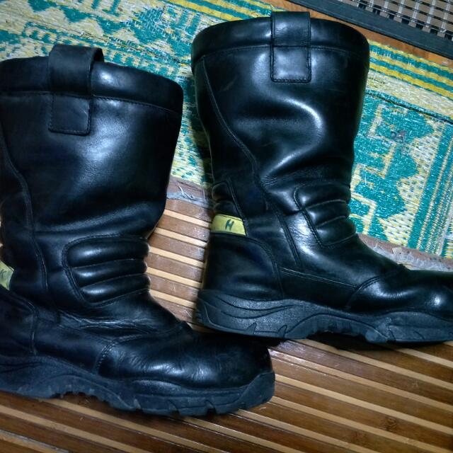 Scdf Top Boots Size 11, Bulletin Board 