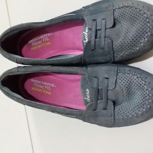 ladies pink skechers