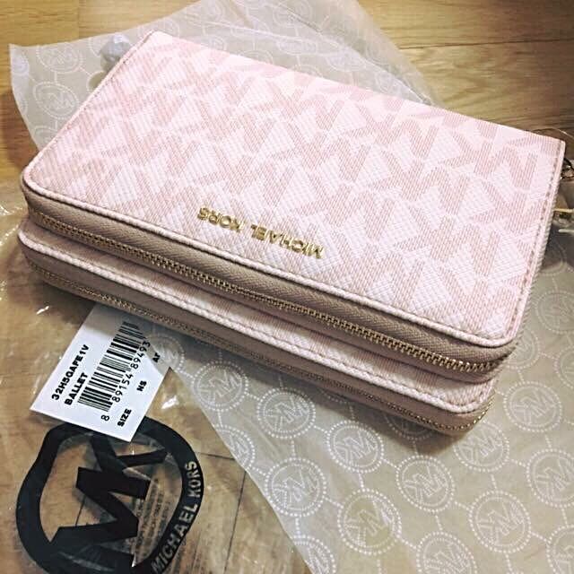 michael kors adele large smartphone wristlet