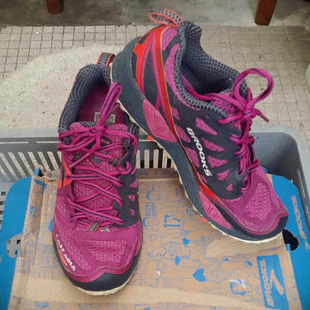 brooks cascadia 9 womens for sale