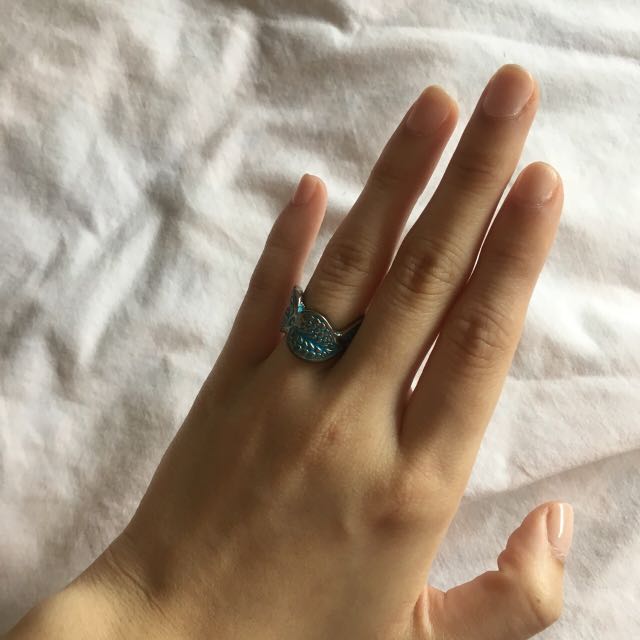 Ring (Category: Jewelry) located in Mississauga. Submitted by katchkatch (Listing ID 103615739, Image 3). Description: .