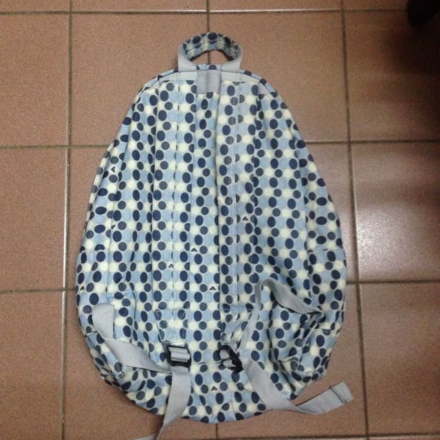 Backpack (Category: Backpacks) located in Petaling Jaya. Submitted by zaharul84 (Listing ID 103767496, Image 2). Description: Brand Roxy Great condition no tear no stain no faded areas. Beg dah basuh. Zip sume ok. Whatsapp 0122126393 for quick deal.