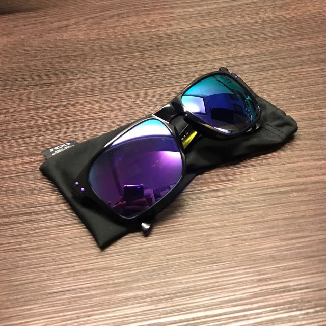 Oakley Holbrook, Men's Fashion, Watches & Accessories, Sunglasses ...