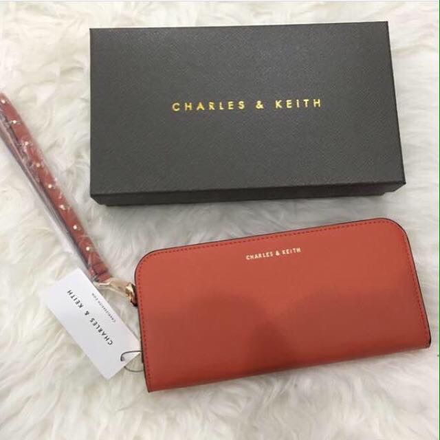 charles & keith wristlet