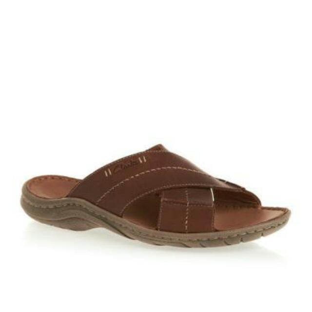 CLARKS Woodlake Cross Sandals