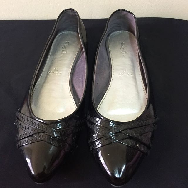 Black shiny flat shoes clearance