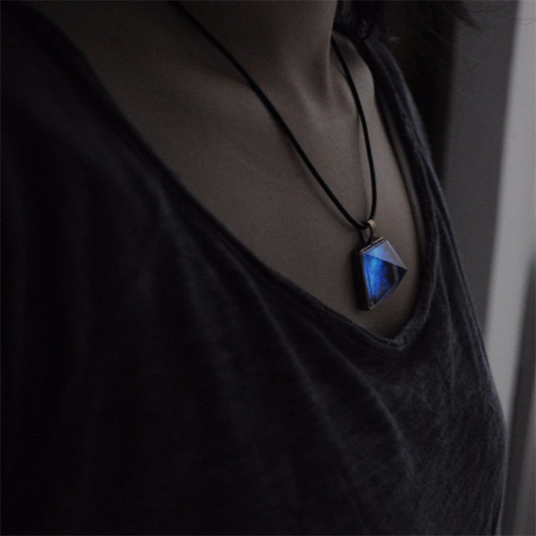 Glowing hotsell crystal necklace