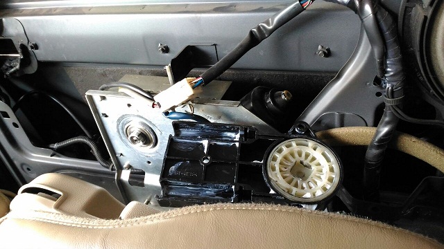 service recommended panggilan ketempat servis pintu sliding door elektrik serena