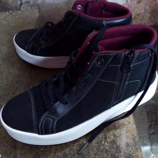 Sepatu Tomkins Jeans Fesyen Wanita Sepatu Di Carousell