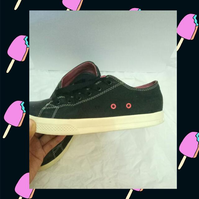 Jual Rugi Sepatu Tomkins Wanita Fesyen Wanita Sepatu Di Carousell