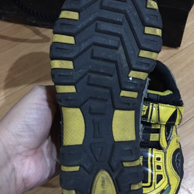 stride rite bumblebee shoes