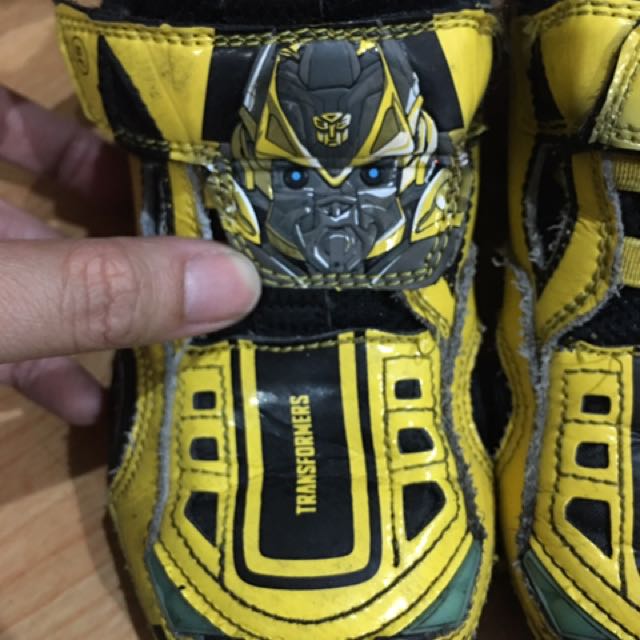 stride rite bumblebee shoes