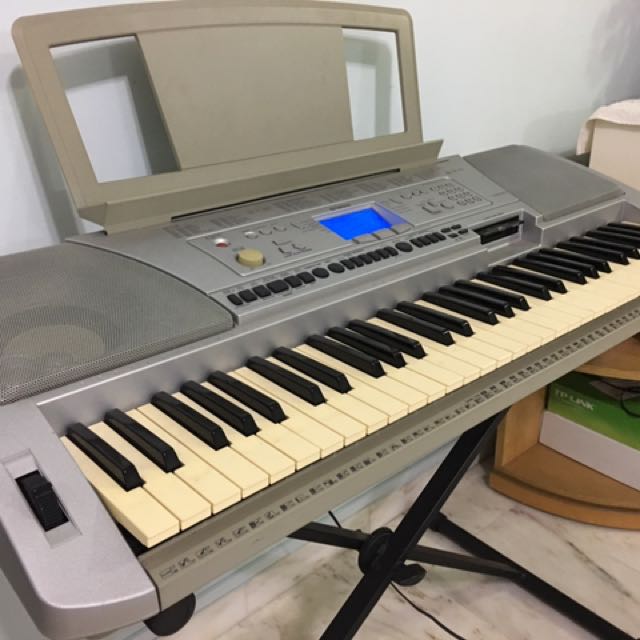 Yamaha Keyboard - PSR 450, Hobbies & Toys, Music & Media, Musical 