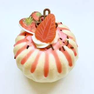 Kawaii Cake Squishy Magnet