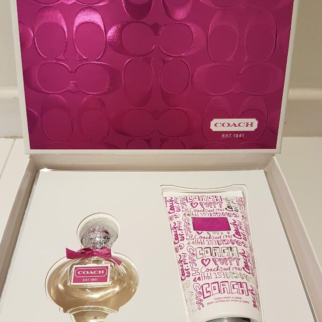 poppy flower scent