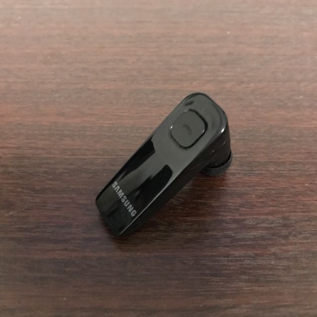 Samsung Bluetooth Headset Earpiece WEP301 Mobile Phones Gadgets Mobile Gadget Accessories Other Mobile Gadget Accessories on Carousell