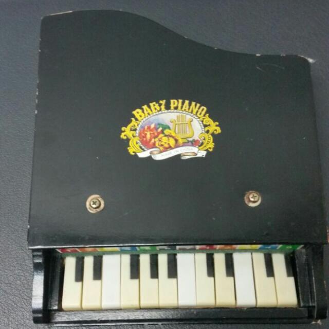Vintage Baby Piano, Hobbies & Toys, Memorabilia & Collectibles, Vintage