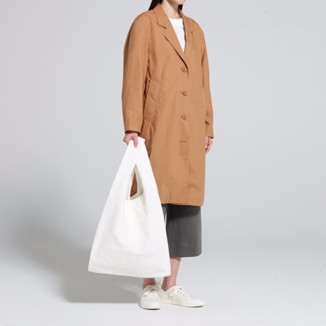 Idotrades Women Uniqlo U Canvas Tote Bag In White Women S Fashion Bags Wallets On Carousell