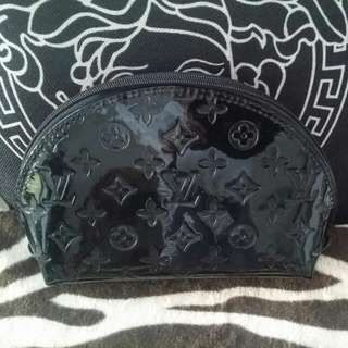 Loui Vuitton Clutch Patent Black Or Cosmetic Bag