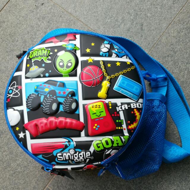 smiggle boys lunch bag