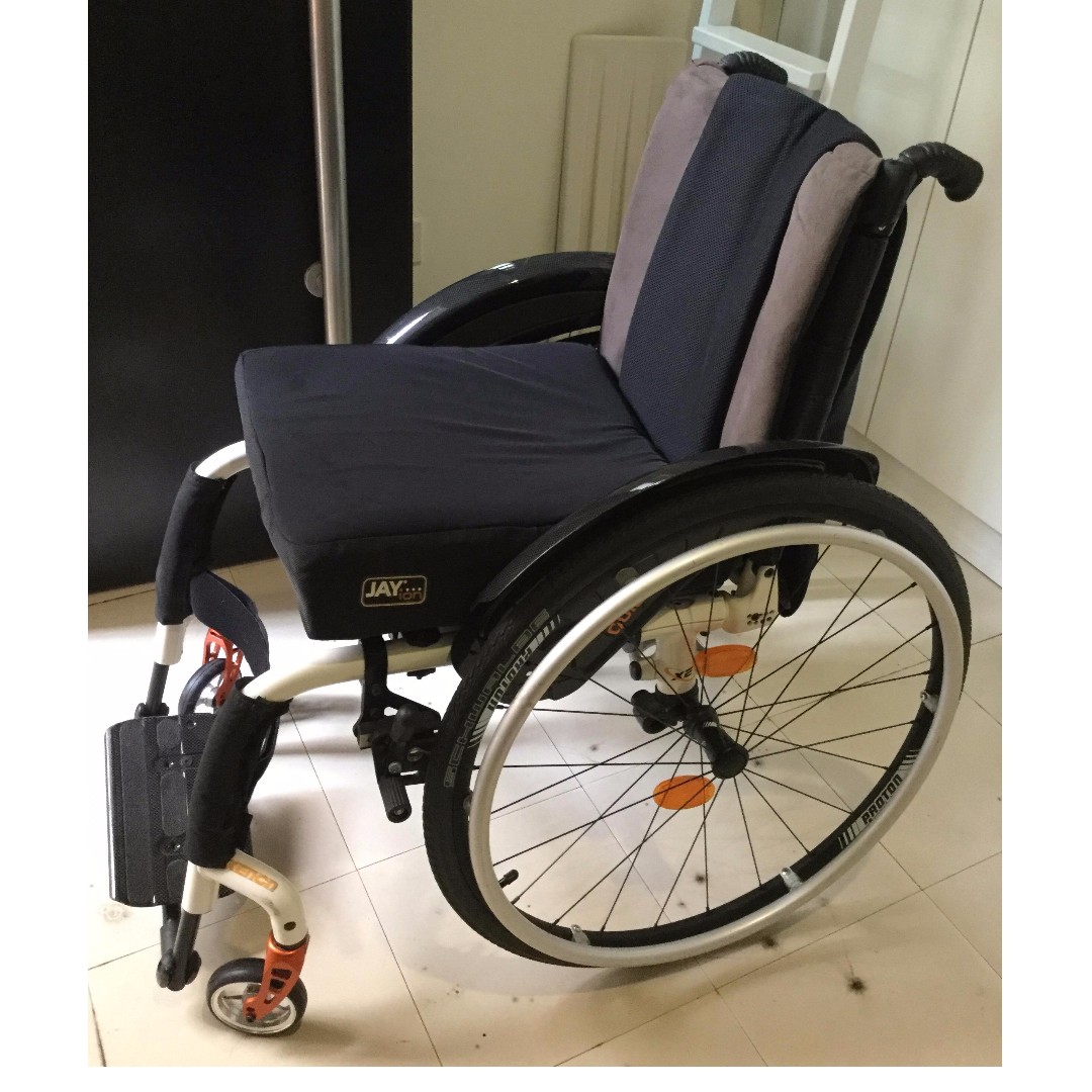 https://media.karousell.com/media/photos/products/2017/05/08/quickie_xenon_wheelchair_with_jay_ion_cushion_1494237712_525c25d2.JPG